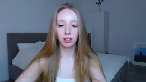 Luna online show from January 2025 08:05:02 PM