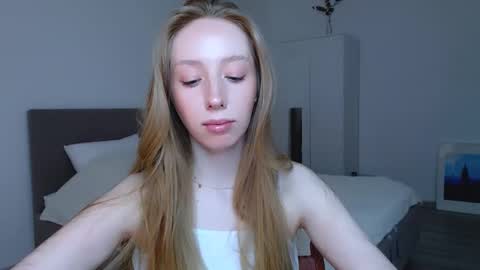 Luna online show from February 2025 09:07:02 PM