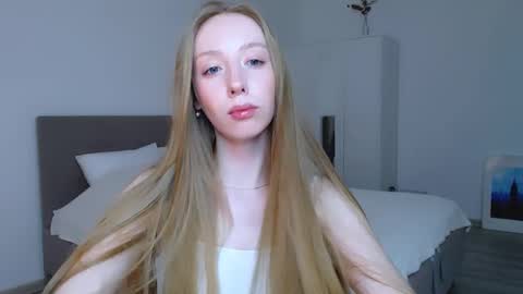 Luna online show from February 2025 12:42:01 AM