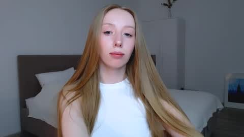 Luna online show from February 2025 10:00:01 PM