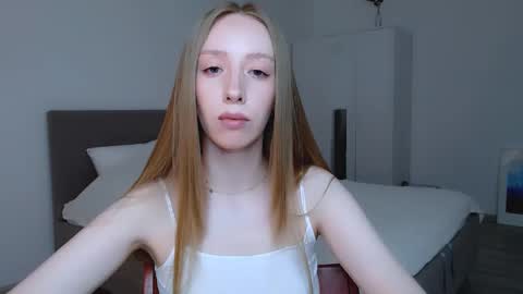 Luna online show from February 2025 06:59:02 PM