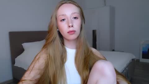 Luna online show from February 2025 07:05:02 PM