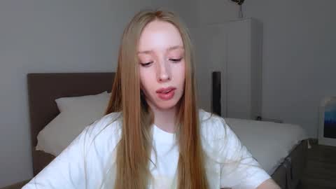 Luna online show from February 2025 07:58:01 PM