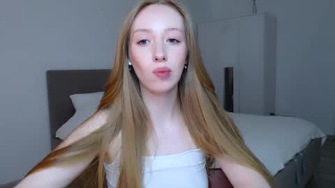 Luna online show from March 2025 08:41:02 PM