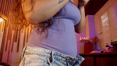 Luna Jonhsonn online show from December 2024 07:21:01 PM