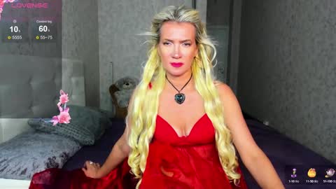 luna_lew1s online show from January 2025 02:21:01 PM