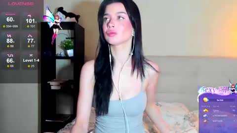 Snapshot of luna_lips chatting on June 2026 11:36:02 PM Hi everyone my name is Tina online show from June 2026 11:36:02 PM