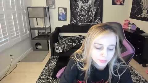 Luna online show from March 2026 12:38:02 AM