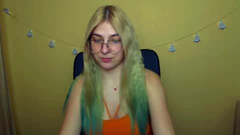 Snapshot of luna_lush_ chatting on December 2024 12:33:02 PM Luna online show from December 2024 12:33:02 PM