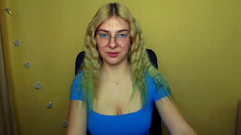 Snapshot of luna_lush_ chatting on December 2024 11:28:01 AM Luna online show from December 2024 11:28:01 AM