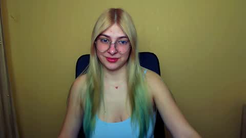 Snapshot of luna_lush_ chatting on January 2025 11:25:01 AM Luna online show from January 2025 11:25:01 AM