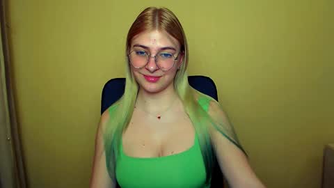 Snapshot of luna_lush_ chatting on January 2025 11:26:01 AM Luna online show from January 2025 11:26:01 AM