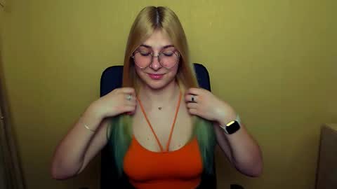 Snapshot of luna_lush_ chatting on February 2025 12:06:02 PM Luna online show from February 2025 12:06:02 PM