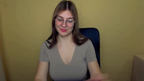 Snapshot of luna_lush_ chatting on October 2025 08:57:02 AM Luna online show from October 2025 08:57:02 AM