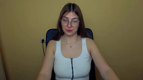 Snapshot of luna_lush_ chatting on November 2025 08:57:02 AM Luna online show from November 2025 08:57:02 AM