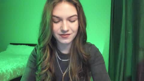 Snapshot of luna_lust_21 chatting on December 2025 04:07:01 AM Luna online show from December 2025 04:07:01 AM