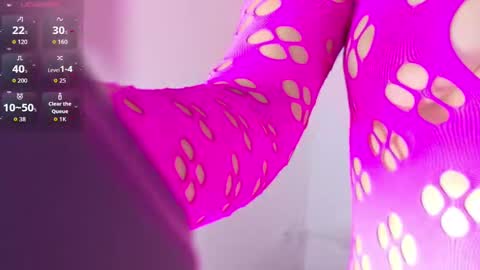 Snapshot of luna_ocampo chatting on September 2025 10:43:01 PM online show from September 2025 10:43:01 PM