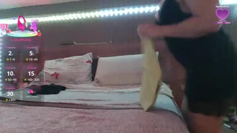 Luna online show from September 2025 08:31:02 PM