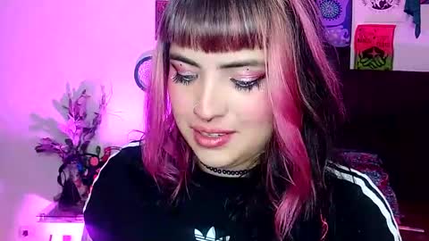 Snapshot of luna_ray420 chatting on December 2024 10:01:02 PM MISS LUNA online show from December 2024 10:01:02 PM