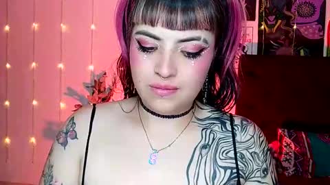 Snapshot of luna_ray420 chatting on December 2024 02:10:01 AM MISS LUNA online show from December 2024 02:10:01 AM