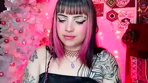 Snapshot of luna_ray420 chatting on December 2024 08:32:01 PM MISS LUNA online show from December 2024 08:32:01 PM