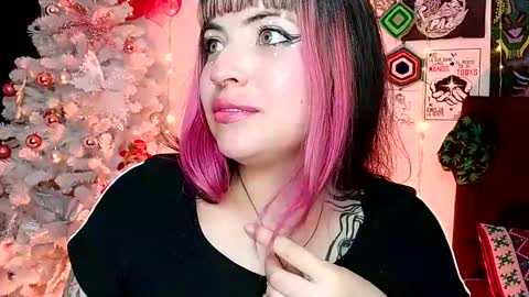 Snapshot of luna_ray420 chatting on December 2024 07:49:02 AM MISS LUNA online show from December 2024 07:49:02 AM