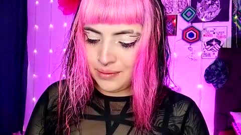 Snapshot of luna_ray420 chatting on December 2024 09:28:02 PM MISS LUNA online show from December 2024 09:28:02 PM