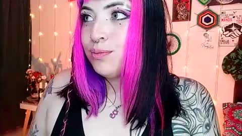 Snapshot of luna_ray420 chatting on January 2025 07:07:01 AM MISS LUNA online show from January 2025 07:07:01 AM