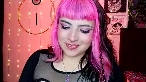 Snapshot of luna_ray420 chatting on January 2025 05:51:01 PM MISS LUNA online show from January 2025 05:51:01 PM