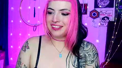 Snapshot of luna_ray420 chatting on February 2025 06:08:01 AM MISS LUNA online show from February 2025 06:08:01 AM