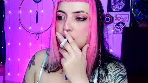 Snapshot of luna_ray420 chatting on February 2025 09:06:02 PM MISS LUNA online show from February 2025 09:06:02 PM