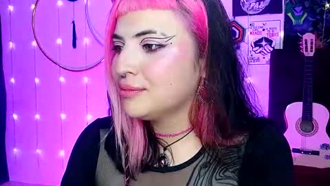 Snapshot of luna_ray420 chatting on February 2025 05:16:01 AM MISS LUNA online show from February 2025 05:16:01 AM