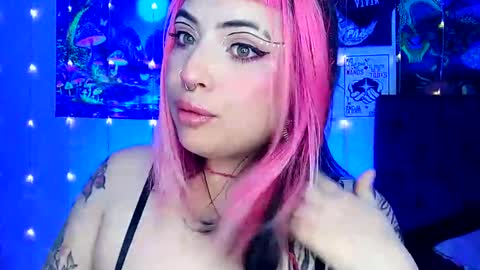 Snapshot of luna_ray420 chatting on February 2025 04:17:02 AM MISS LUNA online show from February 2025 04:17:02 AM