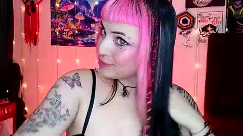 Snapshot of luna_ray420 chatting on February 2025 02:14:02 PM MISS LUNA online show from February 2025 02:14:02 PM