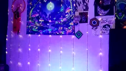 Snapshot of luna_ray420 chatting on March 2025 08:13:02 AM MISS LUNA online show from March 2025 08:13:02 AM