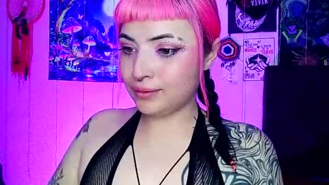 Snapshot of luna_ray420 chatting on March 2025 11:19:01 AM MISS LUNA online show from March 2025 11:19:01 AM