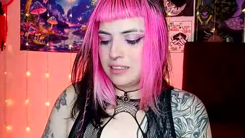 Snapshot of luna_ray420 chatting on March 2025 08:10:02 AM MISS LUNA online show from March 2025 08:10:02 AM