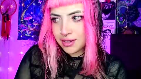 Snapshot of luna_ray420 chatting on March 2025 12:21:01 AM MISS LUNA online show from March 2025 12:21:01 AM