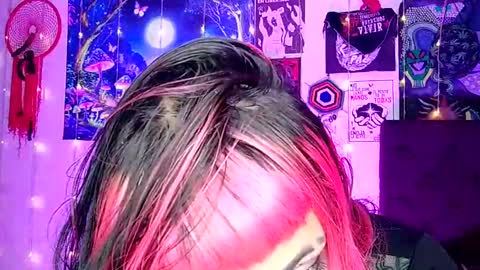 Snapshot of luna_ray420 chatting on March 2025 05:49:02 PM MISS LUNA online show from March 2025 05:49:02 PM