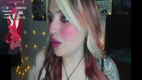 Snapshot of luna_ray420 chatting on December 2025 12:14:02 PM MISS LUNA online show from December 2025 12:14:02 PM