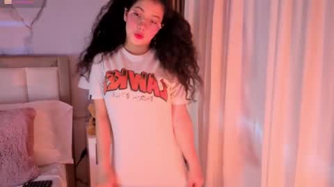 L U N A   Try my private  online show from September 2025 12:08:02 PM