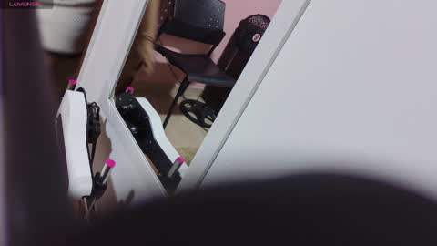 luna_rousse26 online show from May 2026 01:29:02 PM