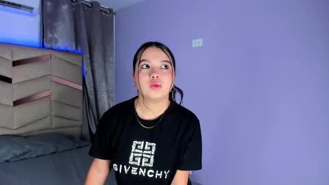 Luna  online show from December 2025 12:21:02 PM