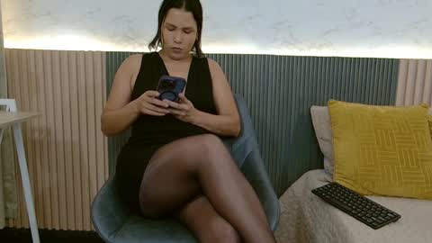 luna_valle online show from April 2026 08:17:01 PM