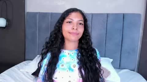 Snapshot of luna_varela_ chatting on June 2026 01:45:02 PM luna_varela_ online show from June 2026 01:45:02 PM