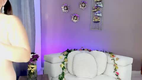 LUNA  online show from March 2026 10:03:02 PM