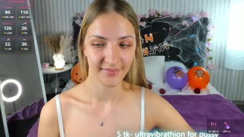 Luna online show from October 2025 11:32:02 AM