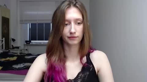 Snapshot of luna_xsensual chatting on November 2025 07:09:01 AM L U N A online show from November 2025 07:09:01 AM