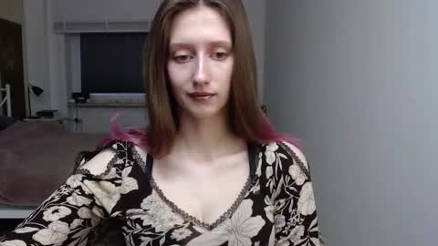 Snapshot of luna_xsensual chatting on November 2025 06:38:02 AM L U N A online show from November 2025 06:38:02 AM