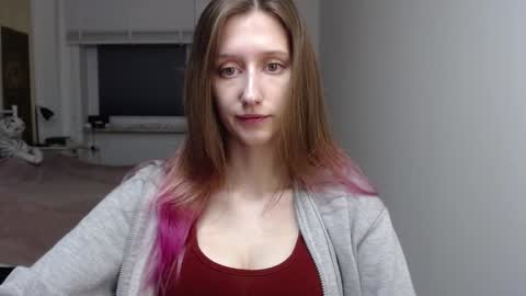 Snapshot of luna_xsensual chatting on December 2025 06:29:02 AM L U N A online show from December 2025 06:29:02 AM